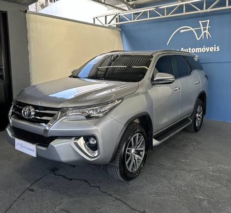 TOYOTA HILUX SW4 2.8 SRX 4X4 16V TURBO INTERCOOLER DIESEL 4P AUTOMÁTICO